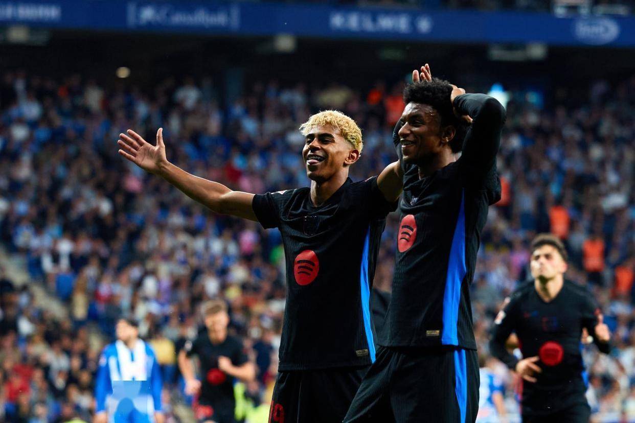 九游APP-莱万多夫斯基意外战胜老鹰，夺冠引爆全场！再创辉煌时刻(莱万多夫斯基世界杯)