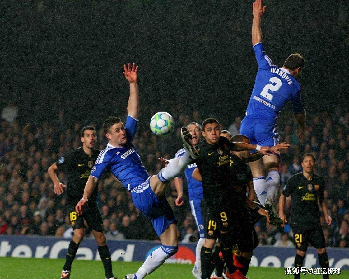 欧冠今夜走向成谜；纽约尼克斯远射贴柱；引发热议；轮换策略成焦点(斯巴达克斯第二季)