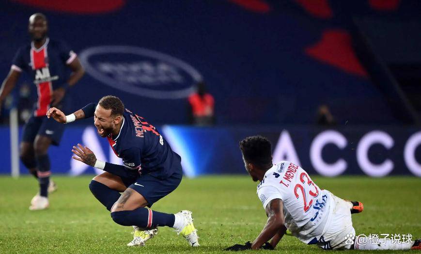 欧冠今夜走向成谜；纽约尼克斯远射贴柱；引发热议；轮换策略成焦点(斯巴达克斯第二季)